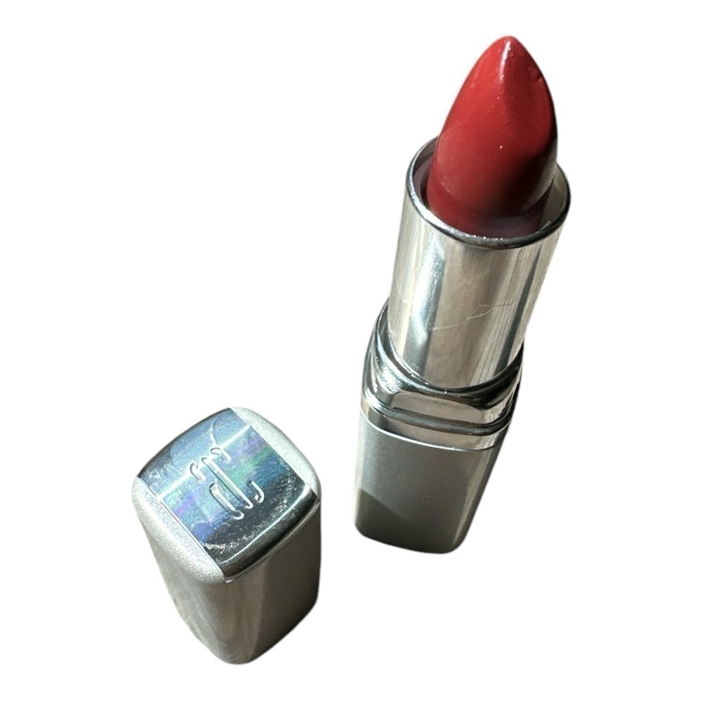 Women Of Earth Avon Charming Lipstick New Sealed